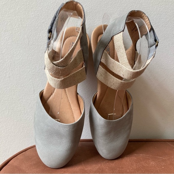 Born | Breck Leather Canvas Gladiator Ballet Sandal - Picture 6 of 10